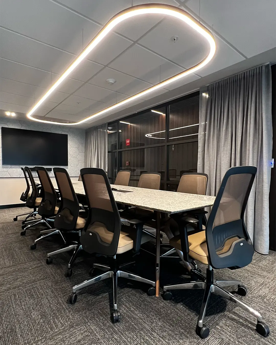 Sala de juntas en el Proyecto CoworkingEC75, equipado por Moetti Ciudad de México